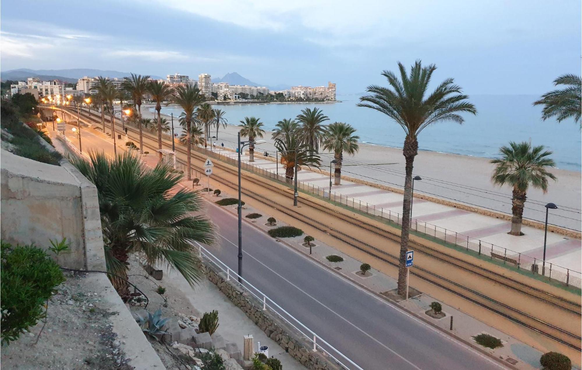 2 Bedroom Cozy Apartment In El Campello Exteriér fotografie